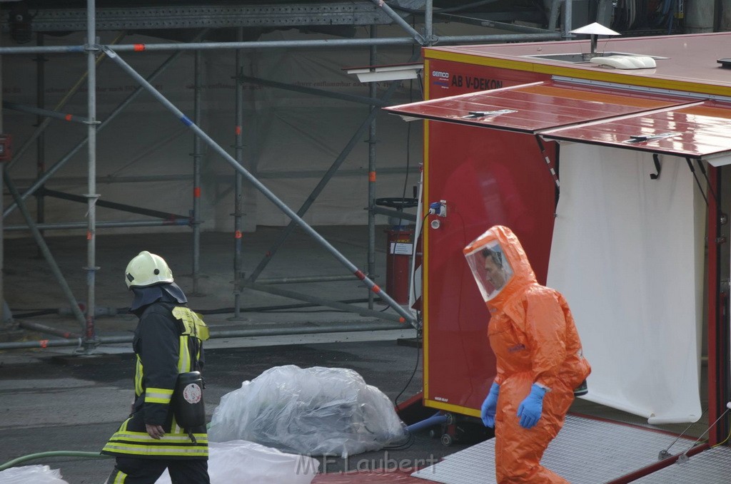 Einsatz BF Koeln Chemie im Hafen Godorf FF P13.jpg